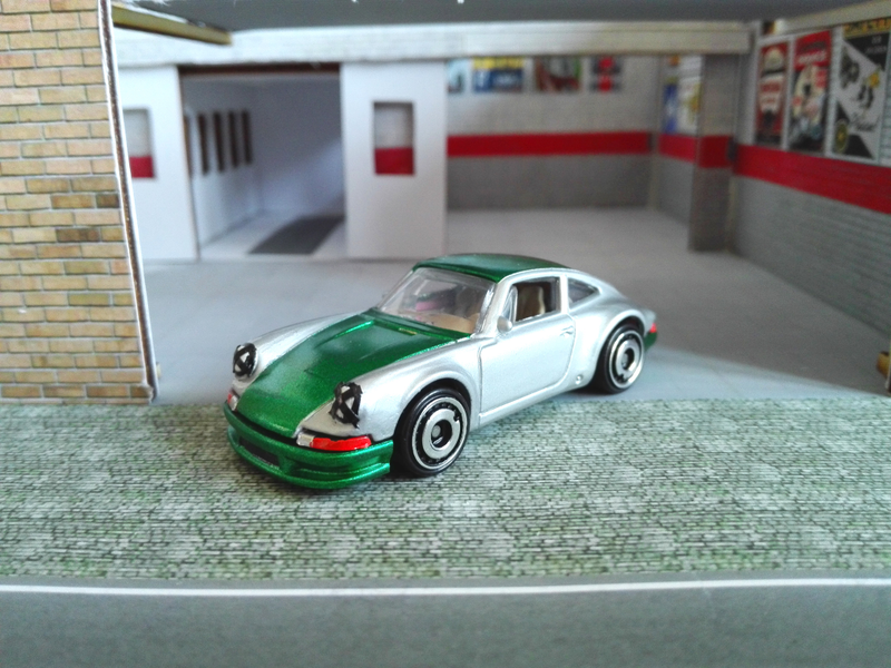 Illustration for article titled Custom 911: better than the first one, but still...
